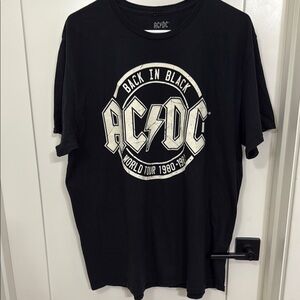 ACDC Back In Black Tour Tshirt Size XL 100% Cotton Black Band Tee 1980-1981
